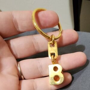 Letter B Keychain gold tone